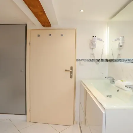 Апартаменты Immogroom - Beautiful Duplex - 5 Min From The - Ac - Suquet Канны